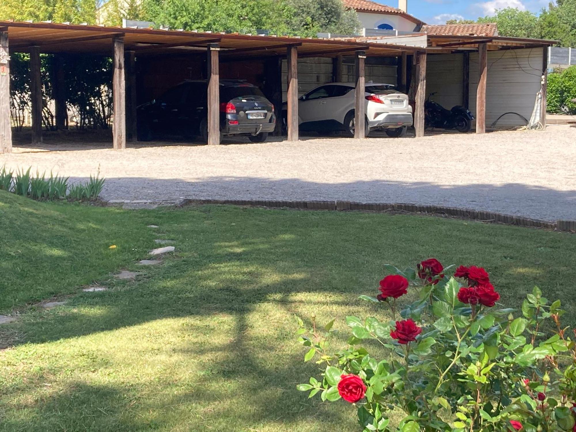 Les Bougainvillees De Camargue Villetelle Exteriér fotografie